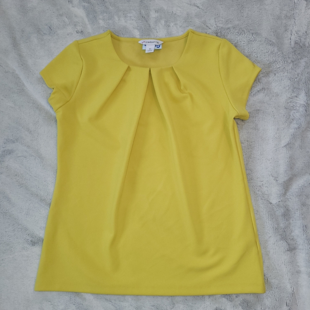 Liz Claiborne Women's Size Xsmall Yellow Short Sleeve Dressy Blouse Top Workwear